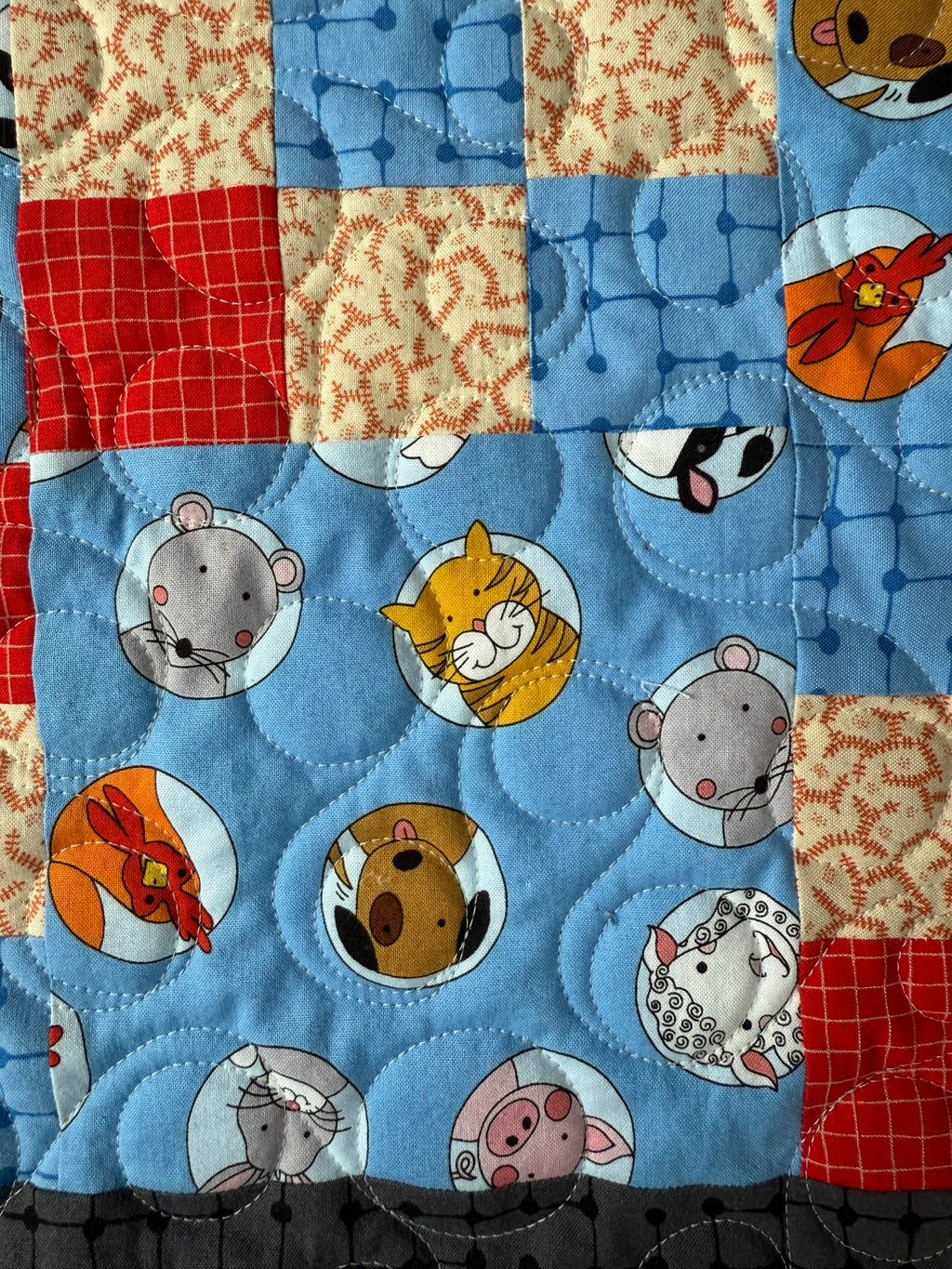 Barnyard Baby Quilt: Farm Animal Nursery